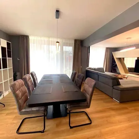 Gran Capital Mountain Viewfree Parkingev Charger Apartment *