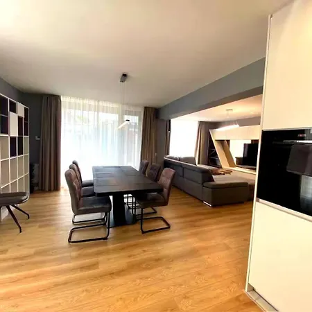 Gran Capital Mountain Viewfree Parkingev Charger Apartment *